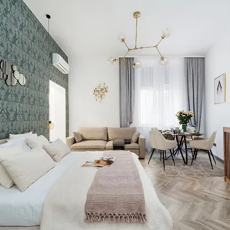 Golden - Loftaffair Apartment *