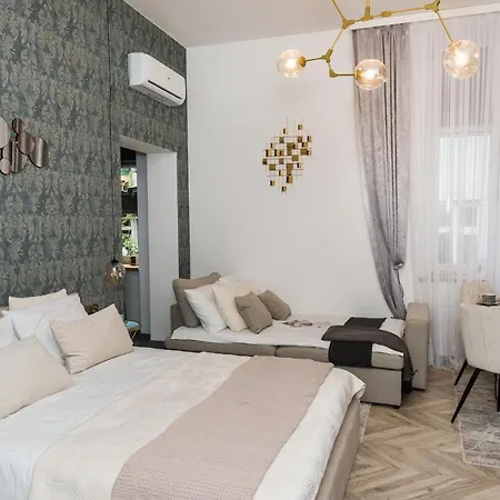 Golden - Loftaffair * クラクフ